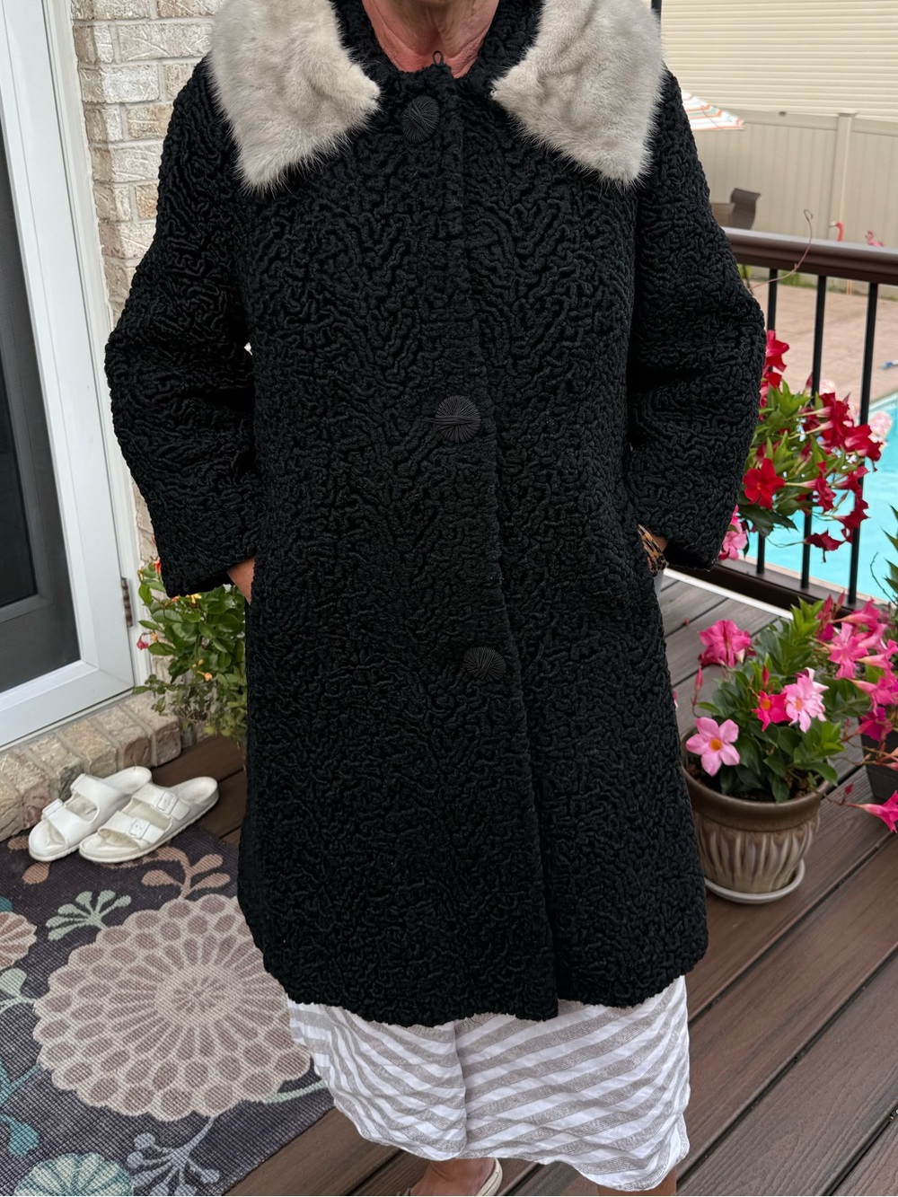 Vintage curly Persian lamb and wool coat in GREAT condition! Mink collar. - Picture 12 of 16
